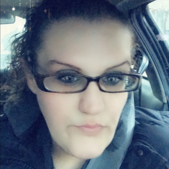 Meet your Posher, Shawna - Picture 3 of 3